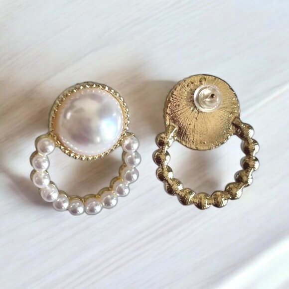 Elegant Pearl Ivory Women Round Earrings - Picture 2 of 7